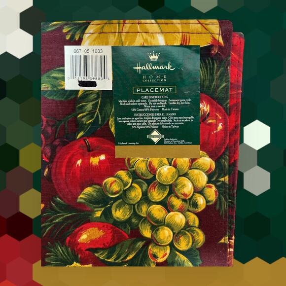 Cloth Christmas Placemats Hallmark Set of 4 Poinsettia 18 X 13 Inches - Picture 4 of 6